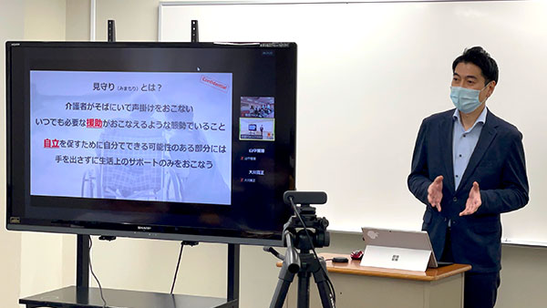 京都YMCA国際福祉専門学校様での「見守り支援機器」講演の様子2